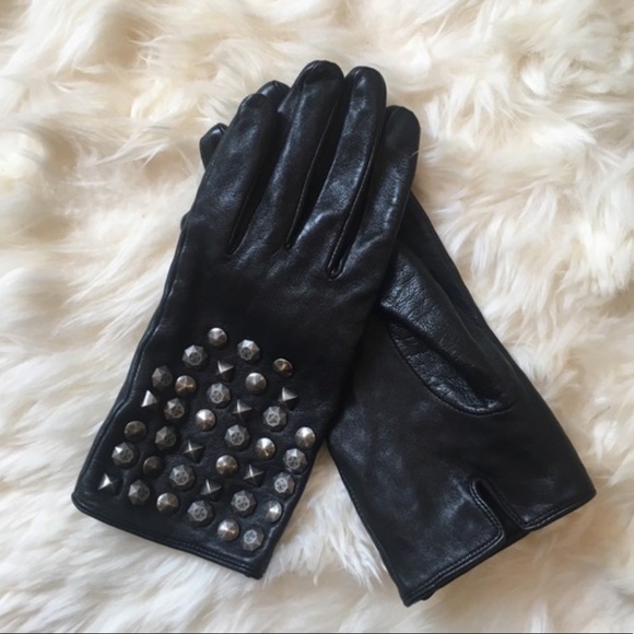 Carolina and Amato Studded black lambskin leather gloves